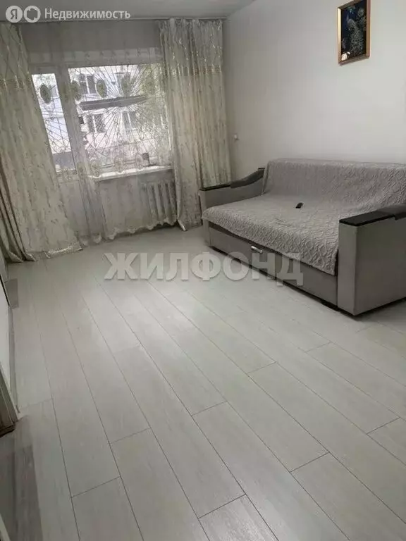 4-комнатная квартира: Ак-Довурак, Юбилейная улица, 10 (60.6 м) - Фото 1