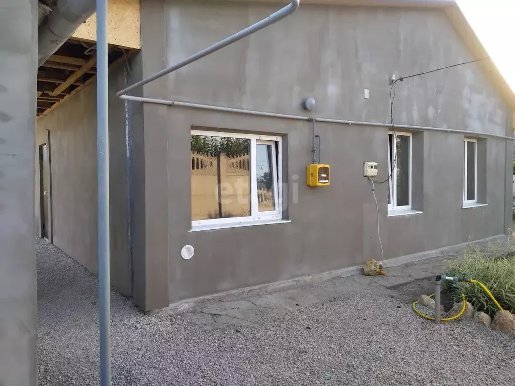 Дом в Крым, Черноморский район, с. Новоивановка ул. Маяковского, 11 ... - Фото 1