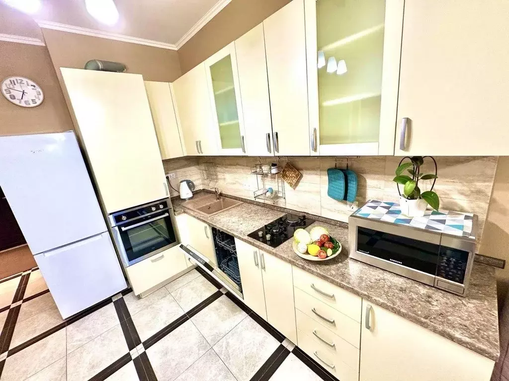 1-к кв. Краснодарский край, Геленджик Крымская ул., 19к8 (50.0 м) - Фото 1