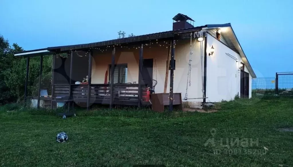 Дом в Курская область, Курский район, Полянский сельсовет, с. ... - Фото 1