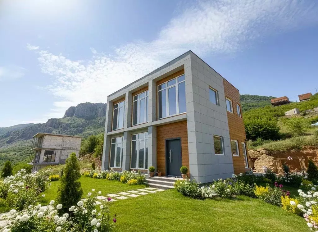 Дом в Крым, Алушта муниципальный округ, с. Лучистое пер. Красивый (120 ... - Фото 1