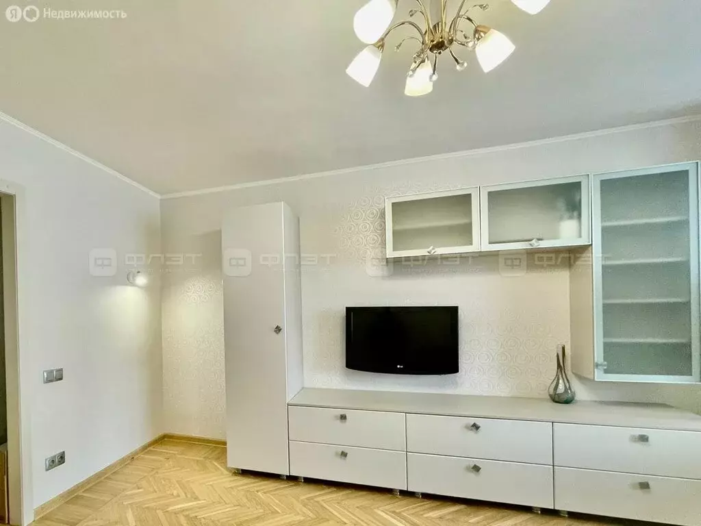 3-комнатная квартира: Казань, улица Вишневского, 10 (65 м) - Фото 1