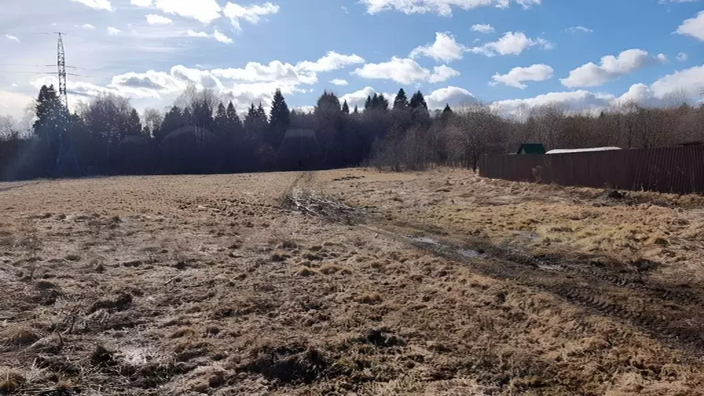 Участок в Московская область, Сергиево-Посадский городской округ, д. ... - Фото 0