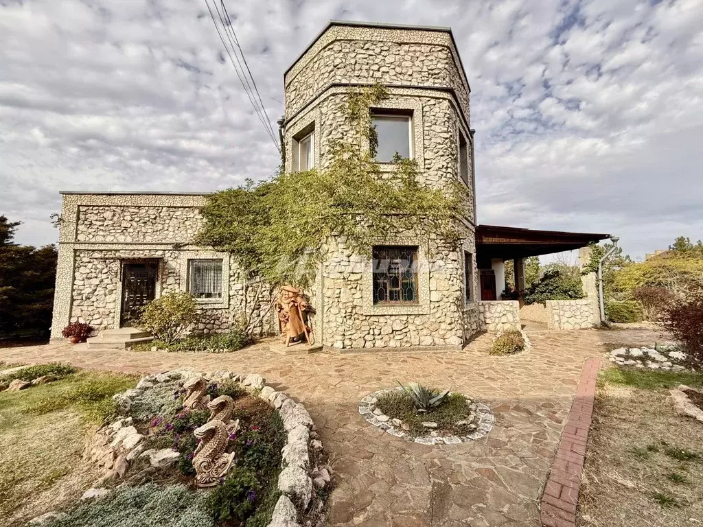 Коттедж в Крым, Сакский район, Ореховское с/пос, с. Михайловка пер. ... - Фото 1