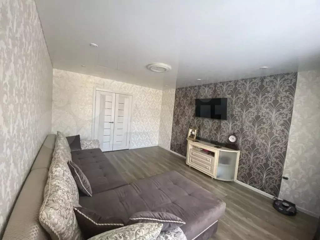 Доля в 4-к. квартире, 77 м, 4/5 эт. - Фото 0