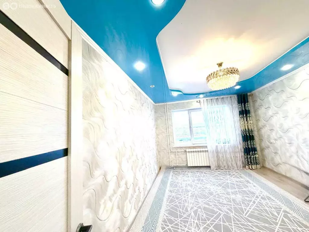 3-комнатная квартира: Омск, проспект Комарова, 3 (62.7 м) - Фото 1