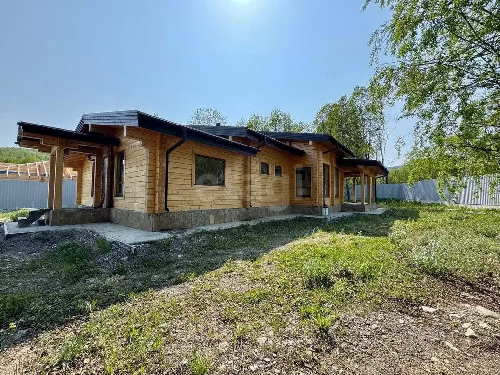 Дом в Камчатский край, Елизово пер. 6-й Лыжный, 15 (169 м) - Фото 1