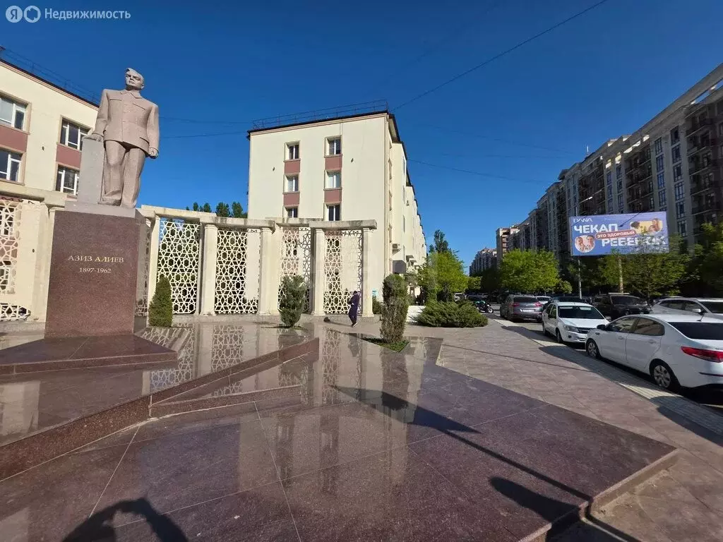 3-комнатная квартира: Махачкала, улица Азиза Алиева, 1 (59.3 м) - Фото 1