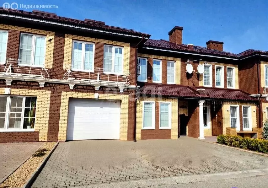 Дом в Тольятти, Спортивная улица (220 м) - Фото 1