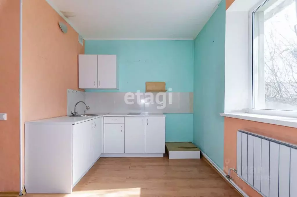 Студия Свердловская область, Екатеринбург ул. Молодежи, 48 (24.0 м) - Фото 0