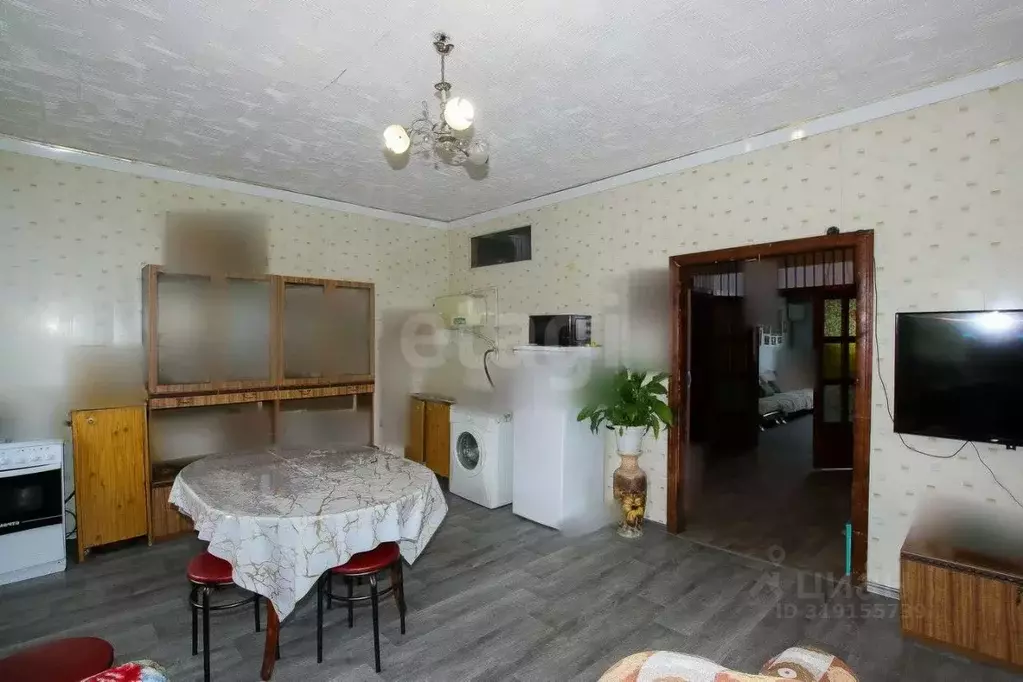 Дом в Бурятия, Улан-Удэ Тепличный мкр, 8-й кв-л, 14 (245 м) - Фото 1