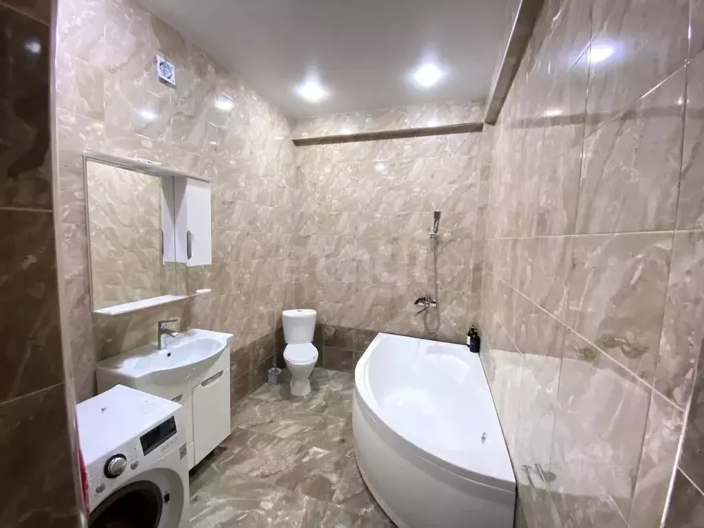 2-к кв. Дагестан, Махачкала ул. Заморская, 25 (90.0 м) - Фото 0
