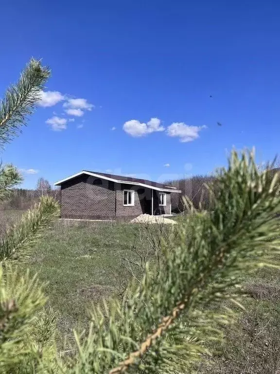 Дом в Белгородская область, Старооскольский городской округ, с. ... - Фото 0