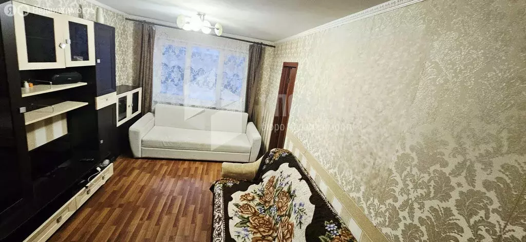 3-комнатная квартира: посёлок городского типа Калининец, Фабричная ... - Фото 1