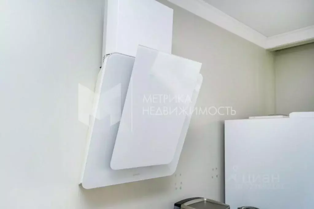 2-к кв. Тюменская область, Тюмень ул. Монтажников, 49 (80.0 м) - Фото 1