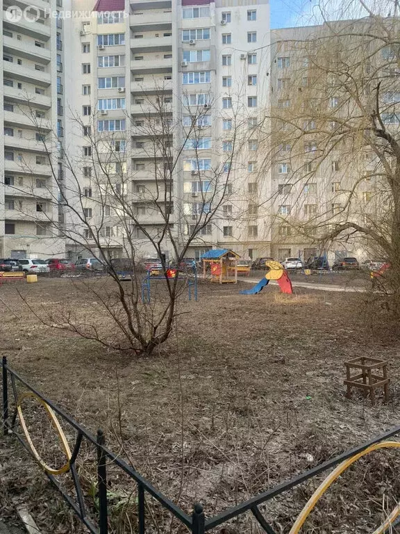 3-комнатная квартира: Саратов, Усть-Курдюмская улица, 1 (79 м) - Фото 0