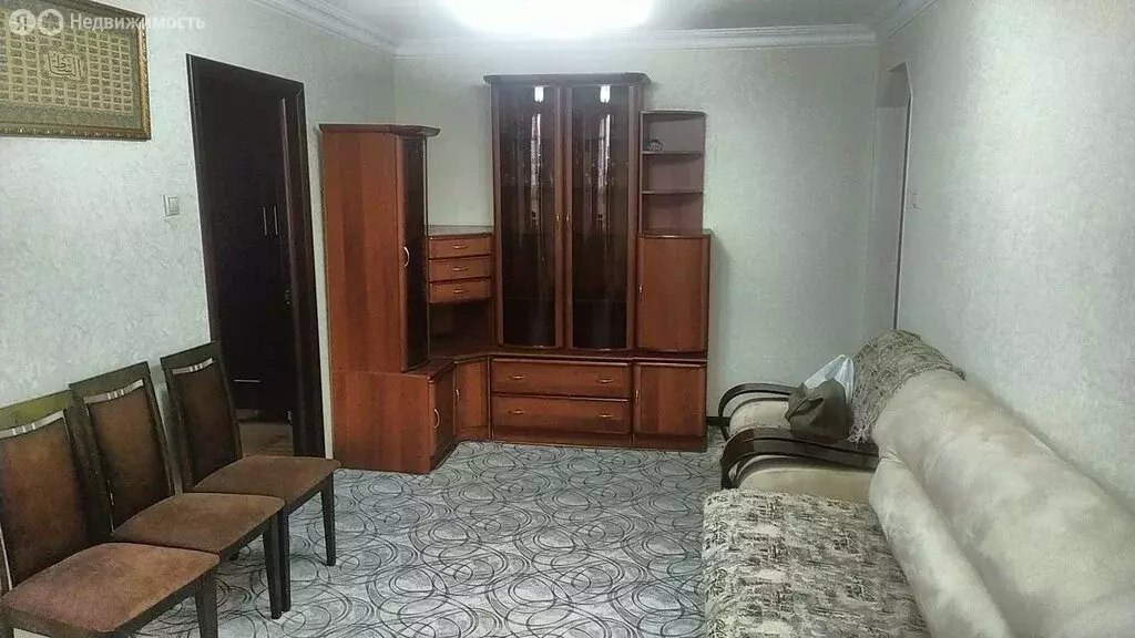 4-комнатная квартира: Нальчик, улица Ашурова, 4 (62 м) - Фото 1