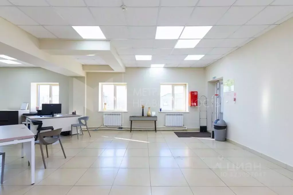 Помещение свободного назначения в Тюменская область, Тюмень Камчатская ... - Фото 1