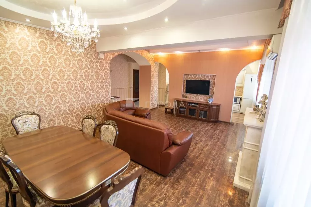 2-к кв. Алтайский край, Барнаул просп. Ленина, 26 (79.0 м) - Фото 1