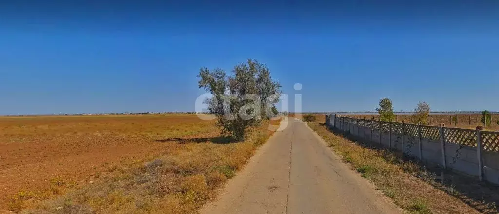 Участок в Крым, Сакский район, с. Молочное  (7.36 сот.) - Фото 0