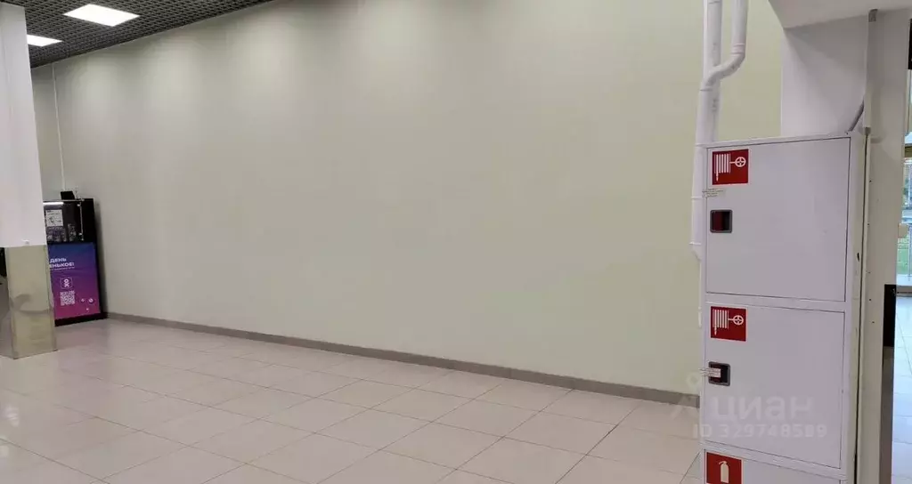 Торговая площадь в Санкт-Петербург просп. Художников, 13к1 (8 м) - Фото 2