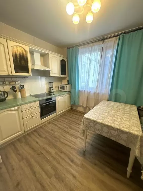 1-к. квартира, 37 м, 4/10 эт. - Фото 1