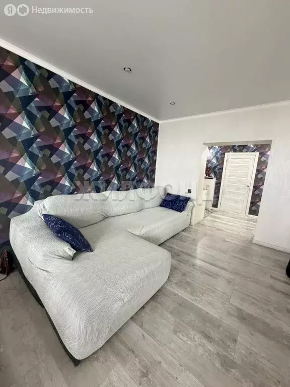 3-комнатная квартира: Абакан, улица Авиаторов, 6 (74.6 м) - Фото 2