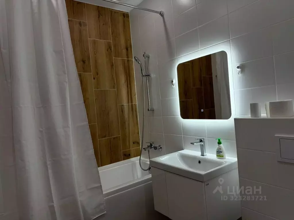 1-к кв. Тюменская область, Тюмень Комбинатская ул., 16к1 (40.8 м) - Фото 1