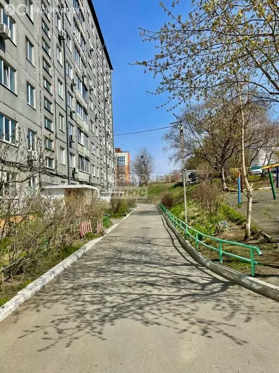 3-комнатная квартира: Владивосток, улица Кирова, 68 (58.7 м) - Фото 1