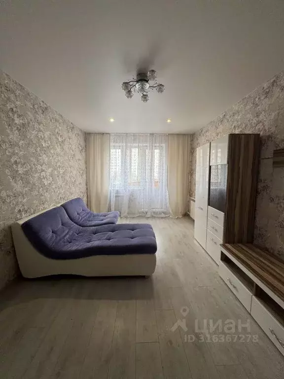 3-к кв. Курская область, Курск просп. Вячеслава Клыкова, 14 (79.0 м) - Фото 1