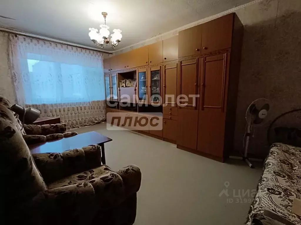 3-к кв. Чувашия, Новочебоксарск ул. 10-й Пятилетки, 4 (65.5 м) - Фото 0