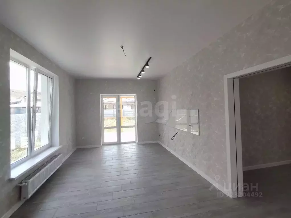 Дом в Крым, Симферопольский район, Добровское с/пос, с. Пионерское ул. ... - Фото 2