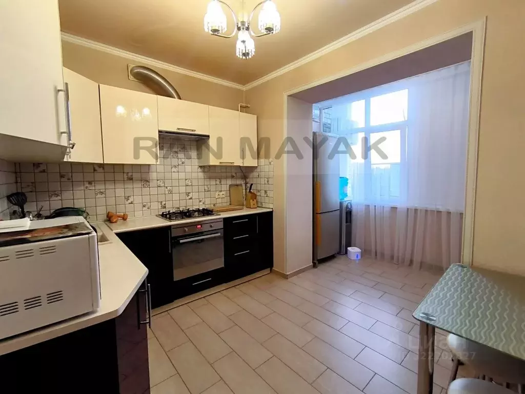 2-к кв. Адыгея, Майкоп ул. 3-го Интернационала, 165 (62.0 м) - Фото 0