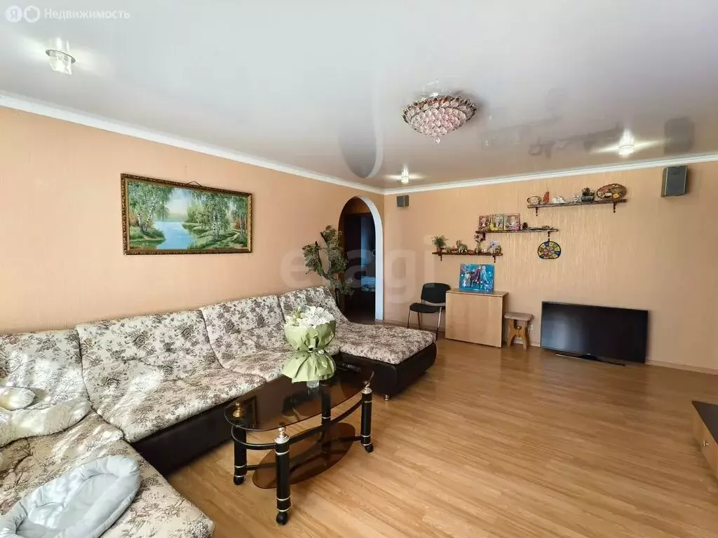 3-комнатная квартира: Майкоп, улица Михайлова, 1А (68.8 м) - Фото 2