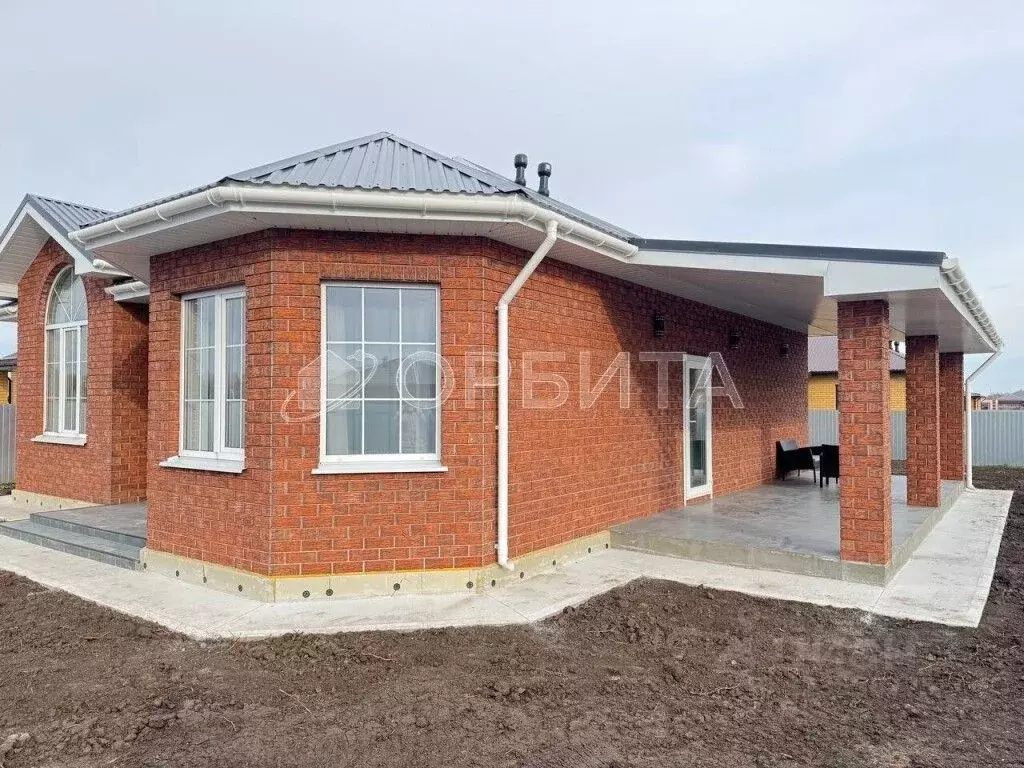 Дом в Тюменская область, Тюменский муниципальный округ, с. Чикча, ... - Фото 1