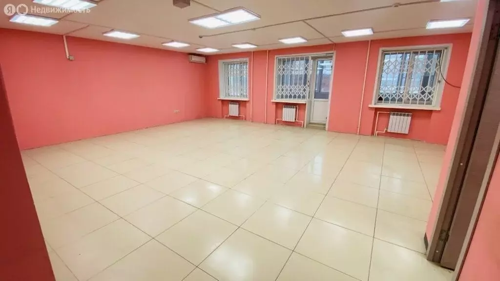 Торговая площадь (93 м) - Фото 1