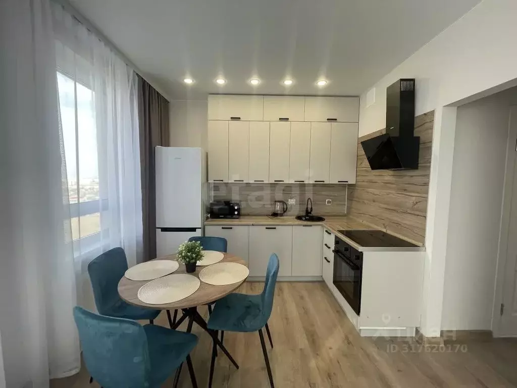 2-к кв. Тюменская область, Тюмень ул. Фармана Салманова, 21 (51.5 м) - Фото 1