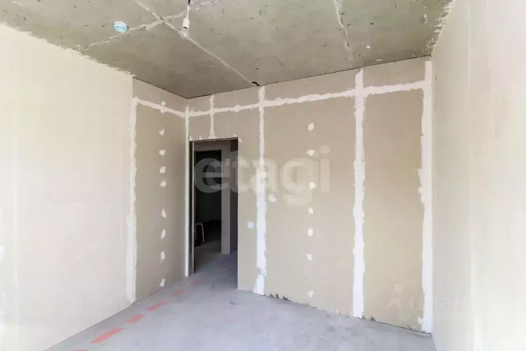 3-к кв. Тюменская область, Тюмень ул. Газовиков, 38 (83.3 м) - Фото 0