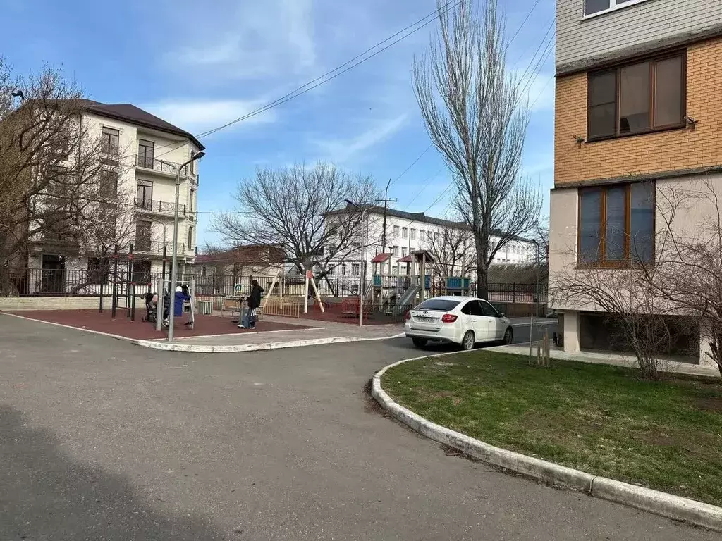 3-к кв. Дагестан, Махачкала ул. Абдулхалимова, 8 (85.0 м) - Фото 0