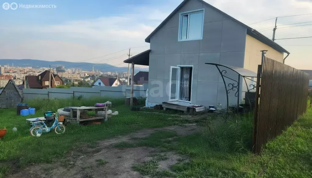 Дом в Красноярск, улица Защитников Ленинграда (110 м) - Фото 1