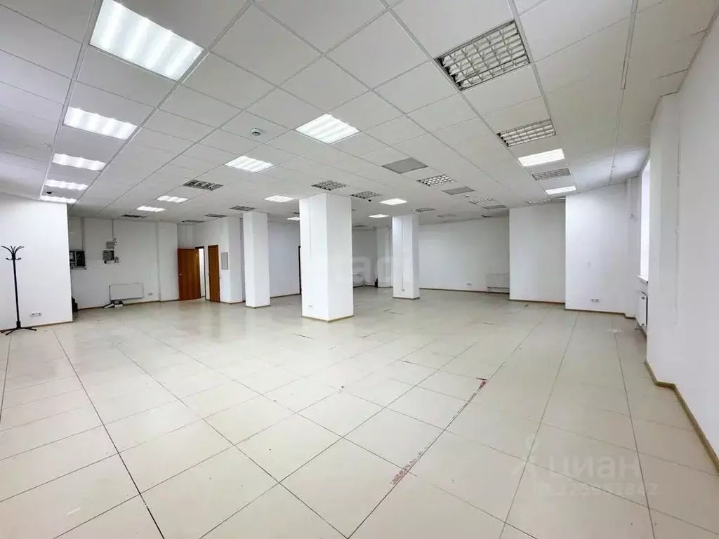 Помещение свободного назначения в Тюменская область, Тюмень проезд ... - Фото 1