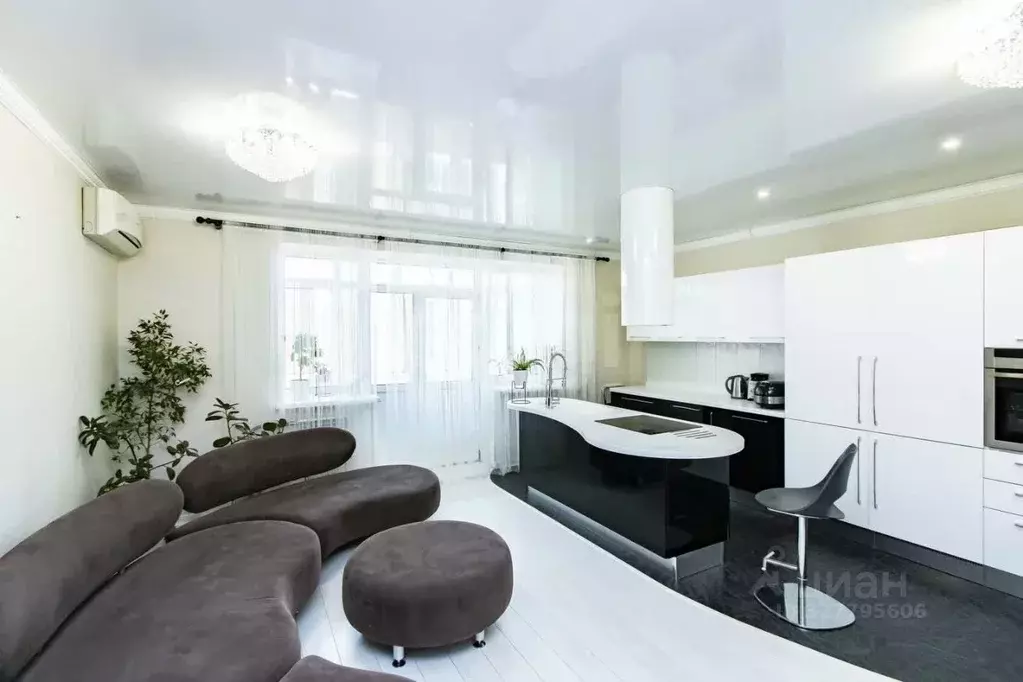 2-к кв. Тюменская область, Тюмень ул. Малыгина, 49 (91.0 м) - Фото 1