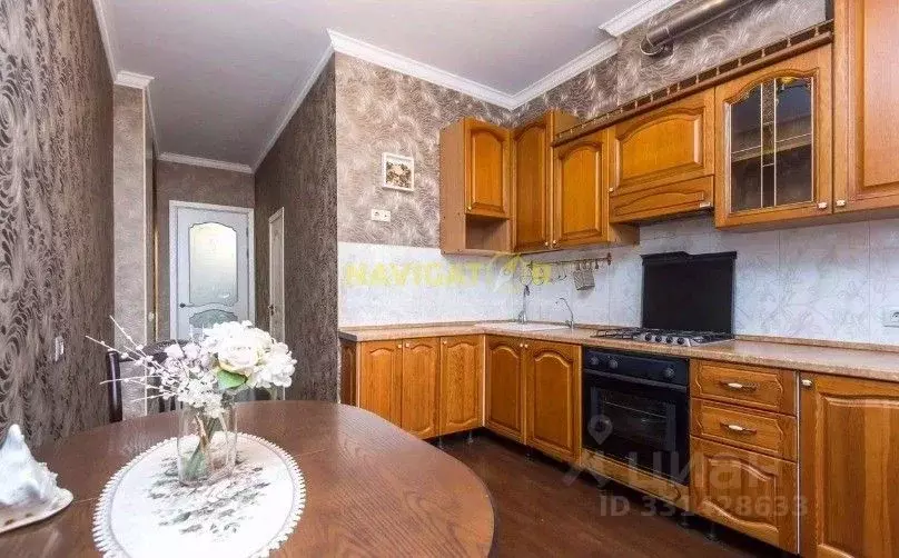 2-к кв. Башкортостан, Уфа ул. Карла Маркса, 67 (63.0 м) - Фото 1