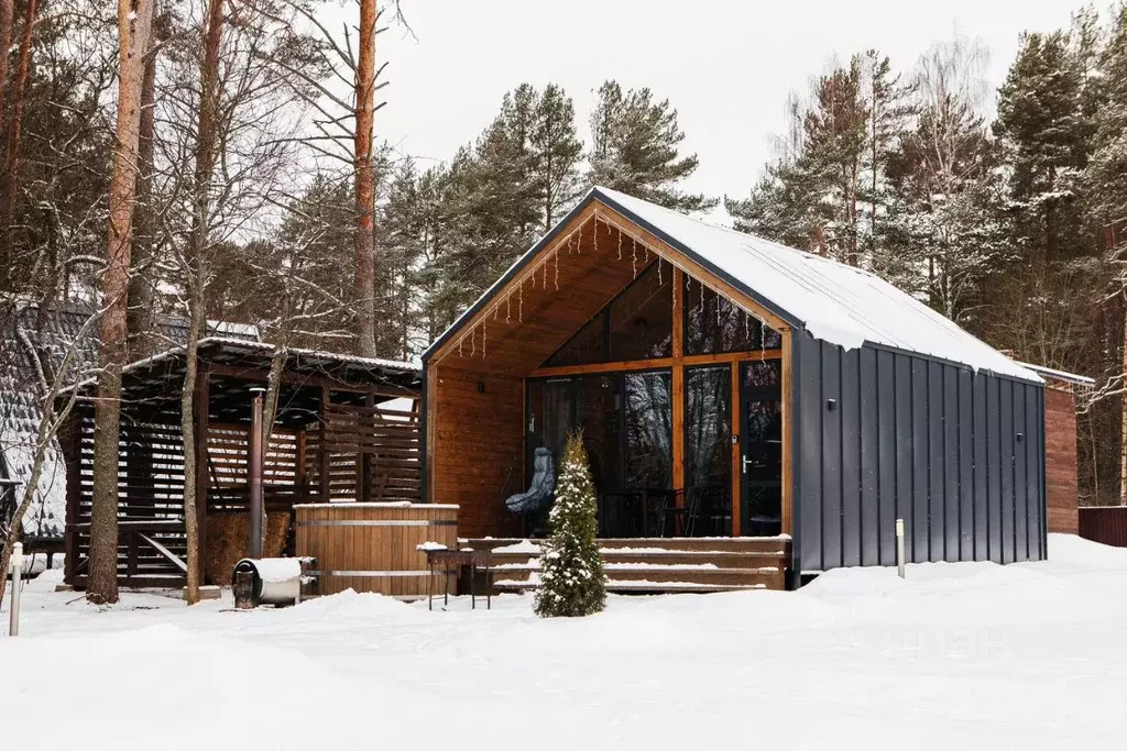 Дом в Карелия, Питкярантский муниципальный округ, д. Ууксу ул. ... - Фото 1