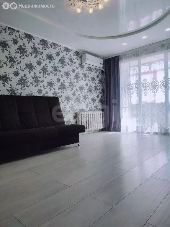 3-комнатная квартира: Стерлитамак, Локомотивная улица, 8 (61.8 м) - Фото 1