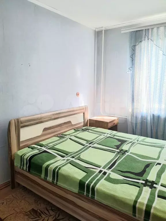 Комната 54 м в 3-к., 2/5 эт. - Фото 1