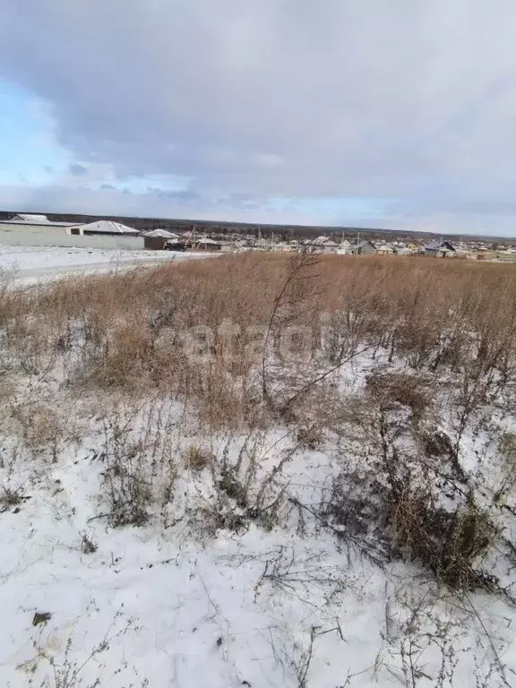 Участок в Белгородская область, Старооскольский городской округ, с. ... - Фото 1