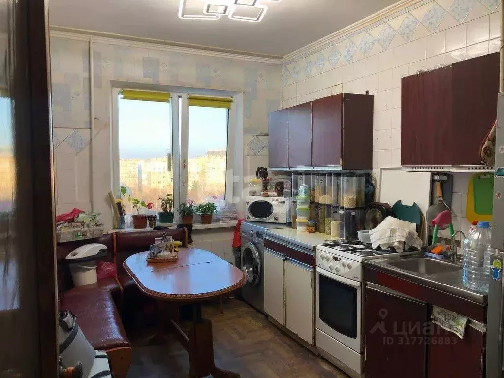 3-к кв. Крым, Симферополь ул. Куйбышева (62.6 м) - Фото 0