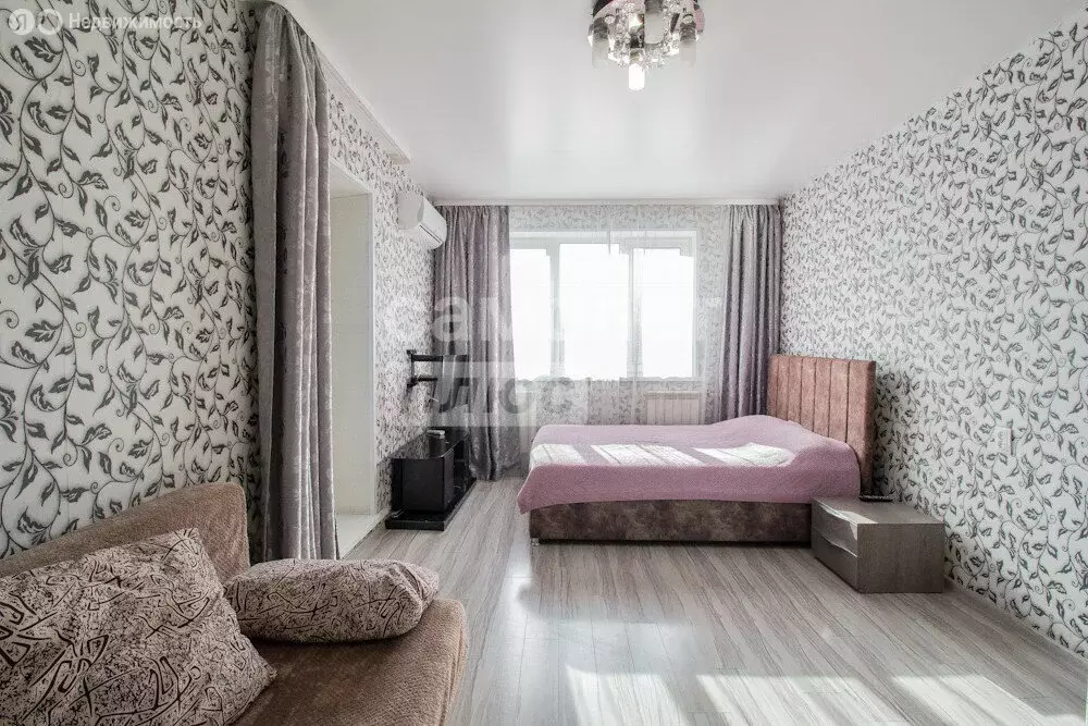 1-комнатная квартира: Владивосток, улица Чапаева, 2 (32 м) - Фото 1