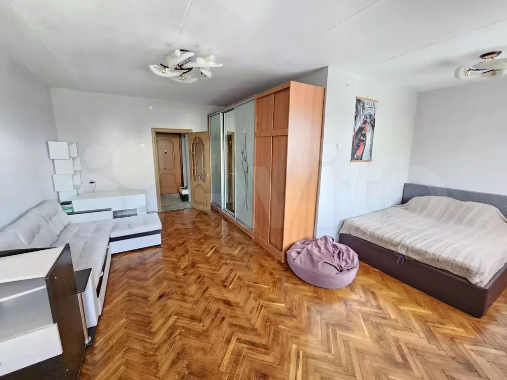 1-к. квартира, 56 м, 4/10 эт. - Фото 0